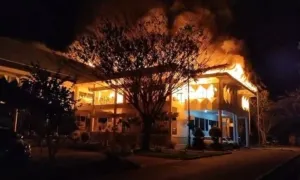 Kebakaran Hebat Melanda Kantor Bupati Bulungan, Penyebab Belum Diketahui