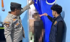 Mertua Temukan Menantu Tewas Tergantung di Pintu Tengah Ruang Tamu