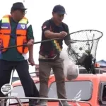 Wawali Saefuddin Zuhri: Jaga Kebersihan serta Ekosistem Sungai, Aksi Pungut Sampah dan Tebar Ikan Digelar
