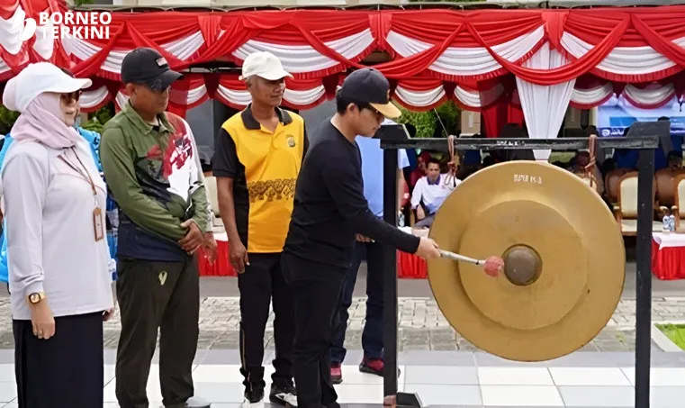 HUT ke-80 PGRI dan Hari Guru Nasional 2025 Dibuka Plt Asisten II Pemkab Berau