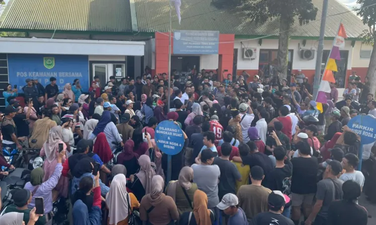 Tolak Sistem Parkir Elektronik Di Psad