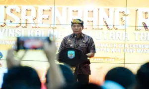 Gubernur Ingatkan Pihak Perusahaan Perbaikan Jalan Lewat CSR