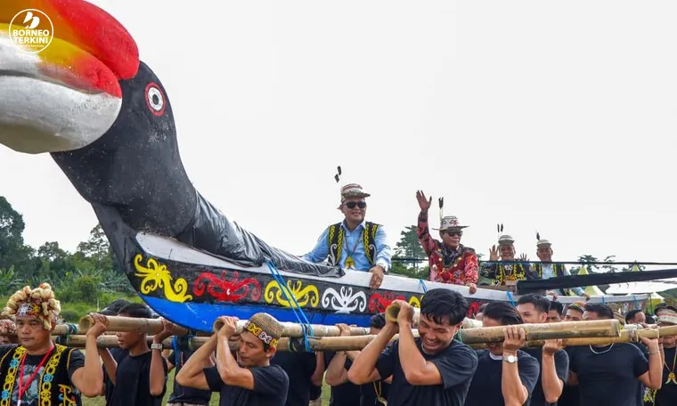 Buka Festival Dayak Kenyah Temengang Iwan, Gubernur Kaltara Pesankan Hal Ini kepada Generasi Muda 1 Buka Festival Dayak Kenyah Temengang Iwan, Gubernur Kaltara Pesankan Hal Ini kepada Generasi Muda