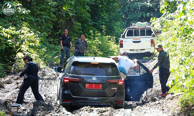 Wagub Kaltara Tinjau Infrastruktur KM 95, Akses Perbatasan Dinilai Mendesak Dibenahi
