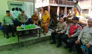 Sinergi Polres Ogan Ilir dan BAZNAS Bedah Rumah Lansia di Tanjung Batu