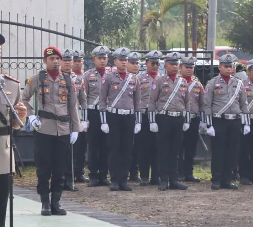 Polres Ogan Ilir Ziarah ke Makam Pahlawan Sambut Hari Bhayangkara ke-80