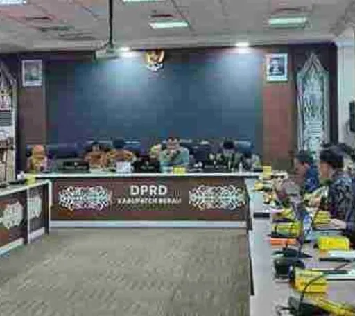 Pembahasan Merger STIPER-UMB Berau Ricuh, Mahasiswa-Alumni Walk Out